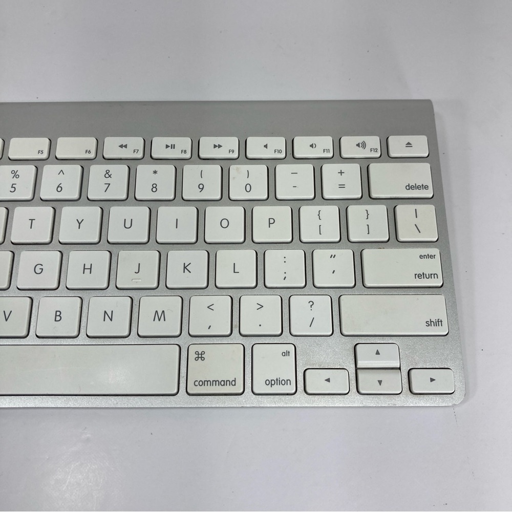 Genuine Apple A1314 Bluetooth Aluminum Keyboard Silver Compact - TESTED - Picture 3 of 9